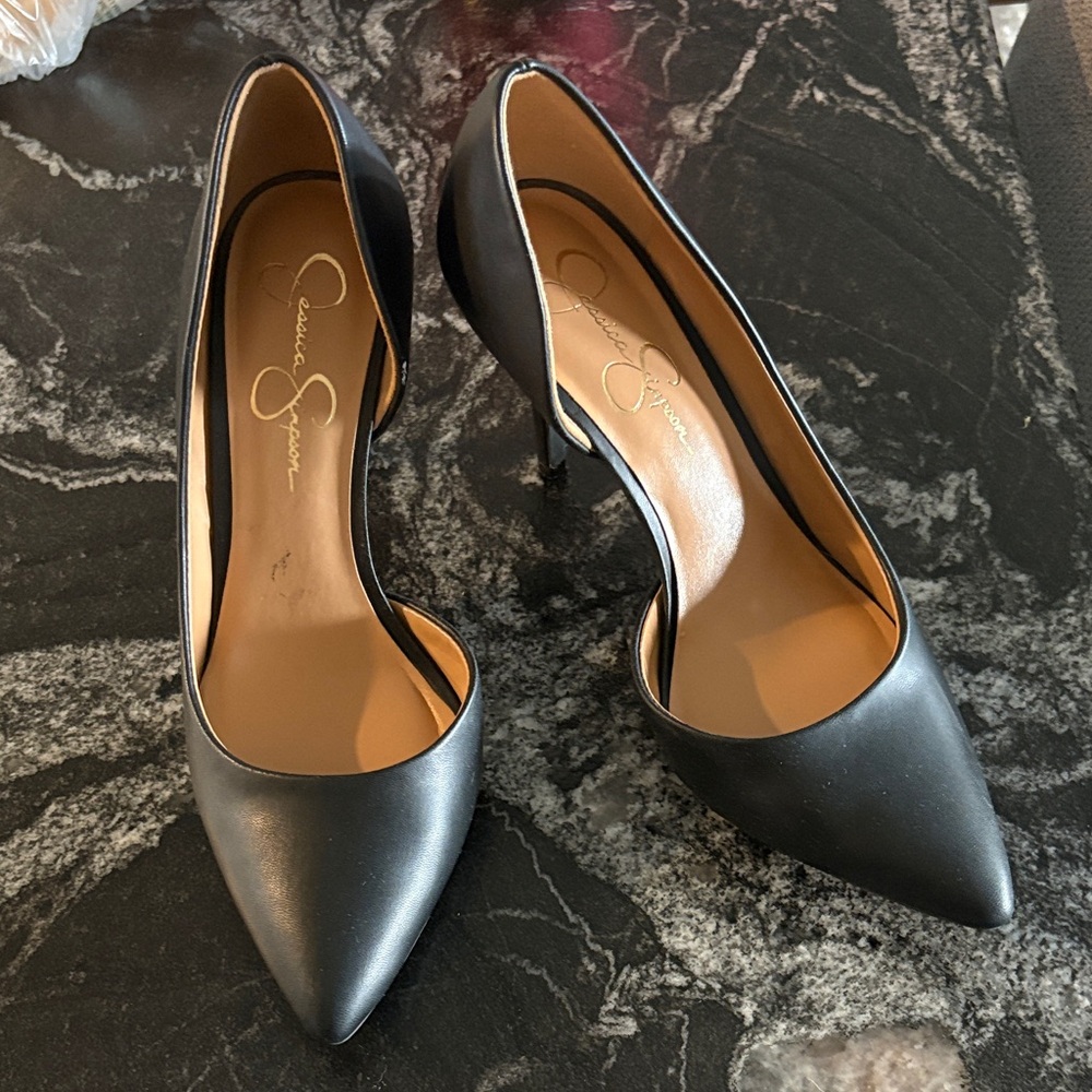 Jessica Simpson Black Pointed Toe Heels Size 9